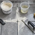 Joint epoxy douche sur carrelage, applicateur et raclette